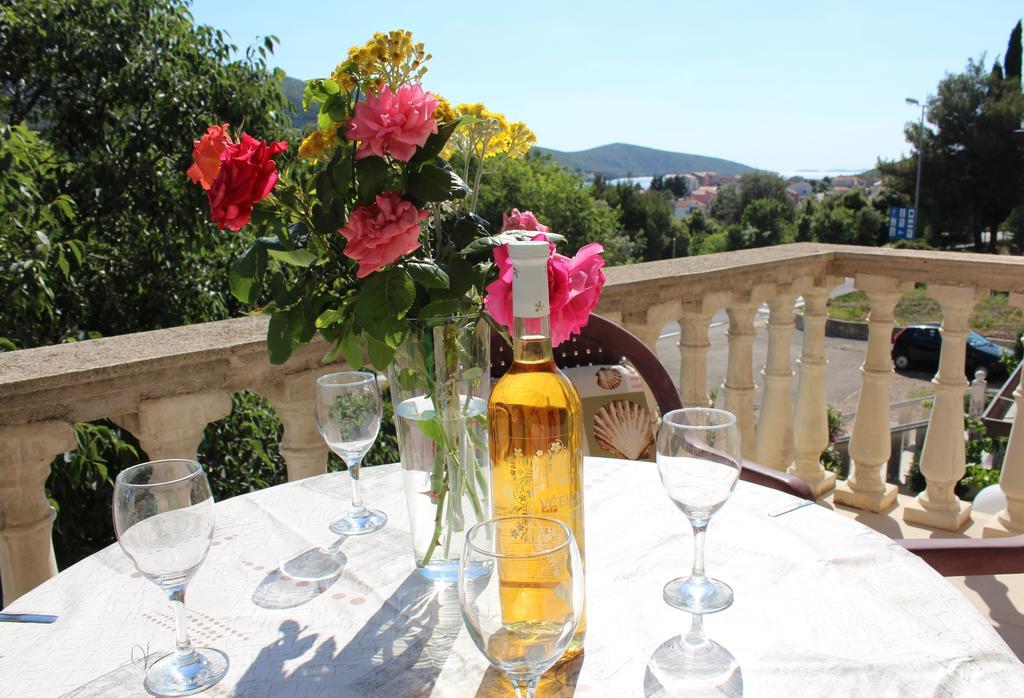 Apartments Stari Sibenik Grebastica Room photo